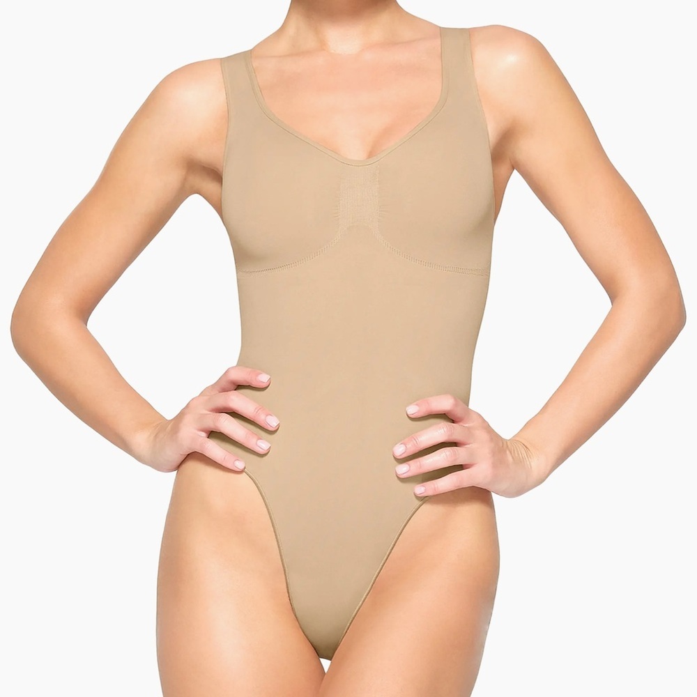 SKIMS Seamless Sculpt Scoopneck Thong Bodysuit